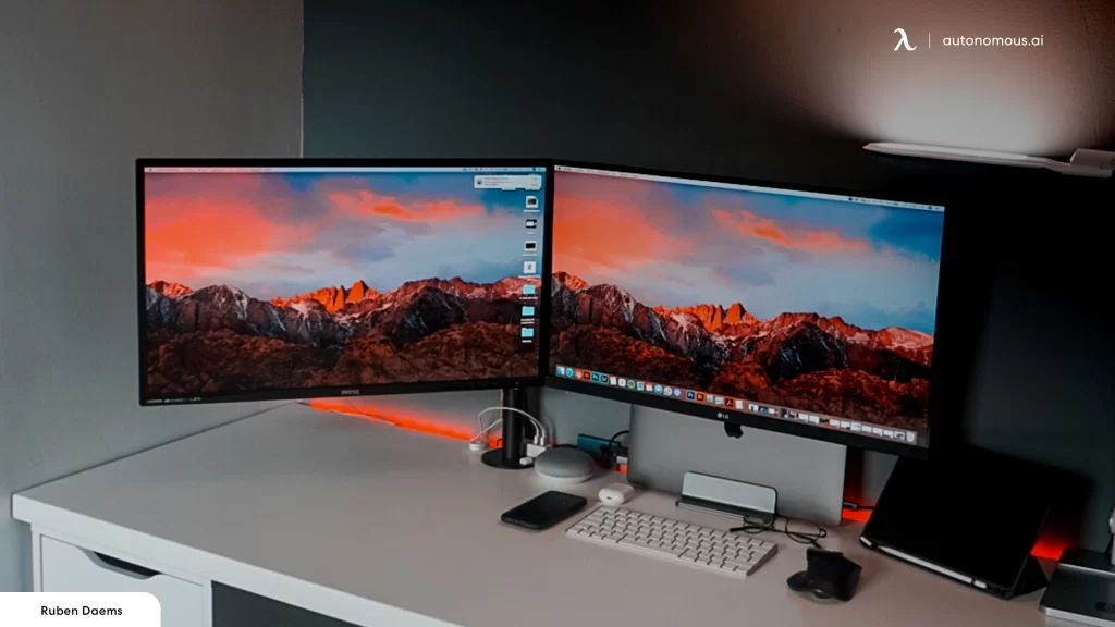 dual monitor setup